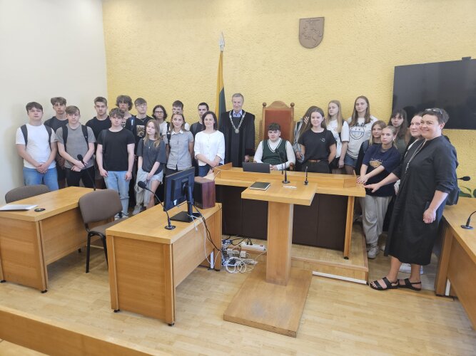 Gimnazistų vizitas Utenos apylinkės teisme