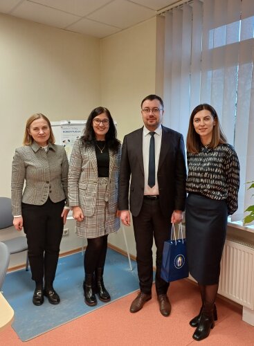 Dėl geriausių vaikų interesų užtikrinimo teismo proceso metu bei jam pasibaigus