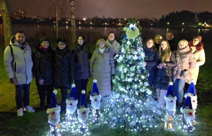 Pasakų magija kalėdinių eglučių alėjoje