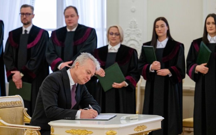 Utenos apylinkės teisme darbą pradeda trys teisėjos